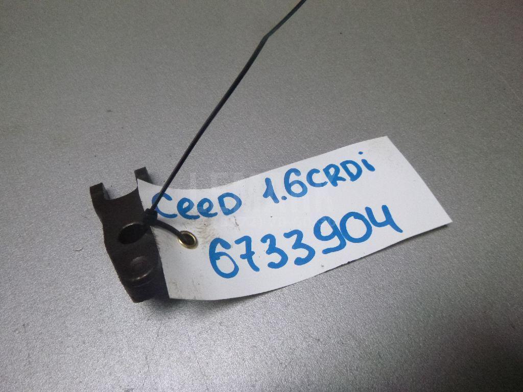 Кронштейн форсунки 338142A402 Hyundai-Kia