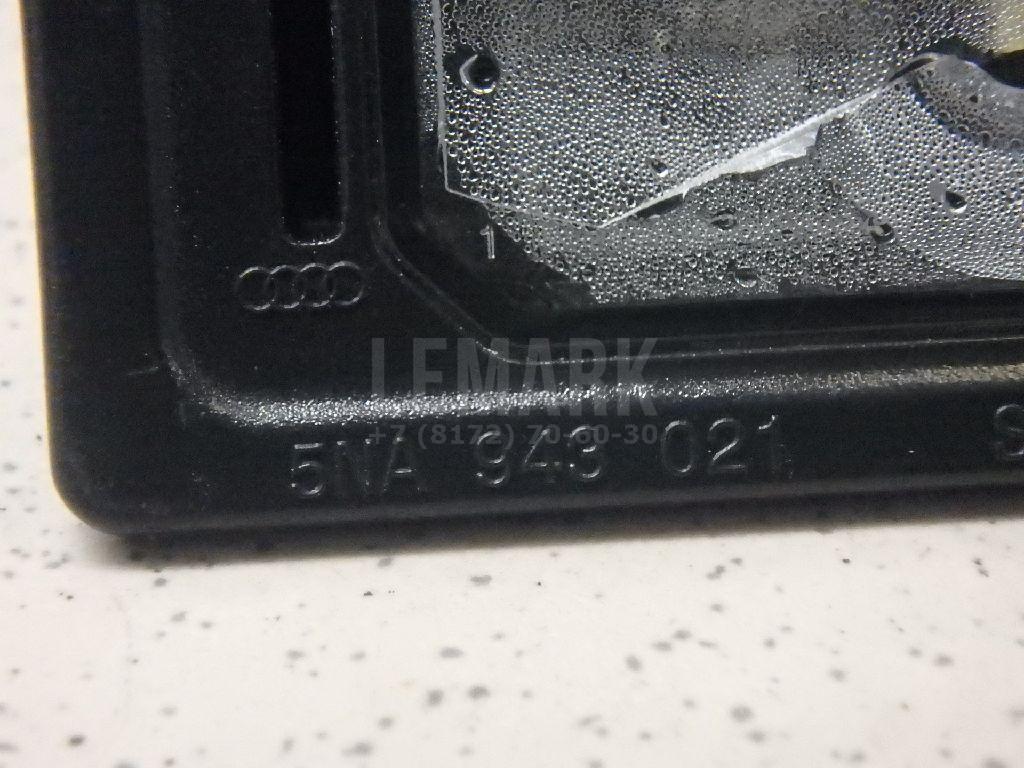 Фонарь подсветки номера для  Audi V8 1988-1994