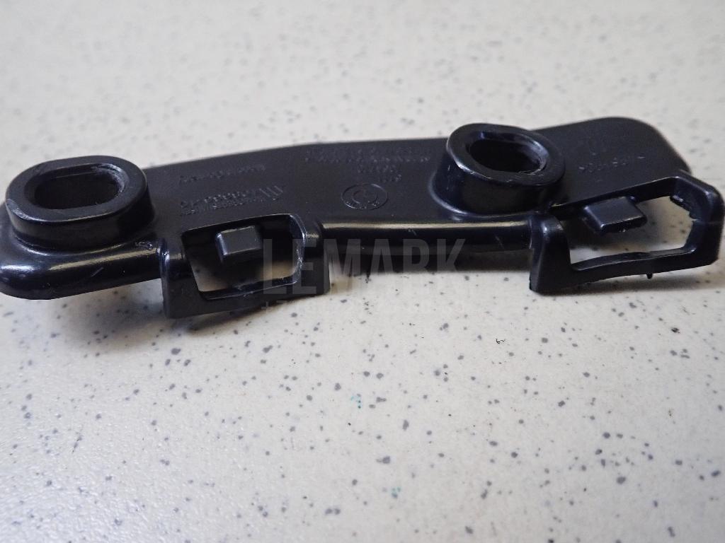 Кронштейн переднего бампера правый для  BMW 5-serie G30/G31/F90 2017-2023
