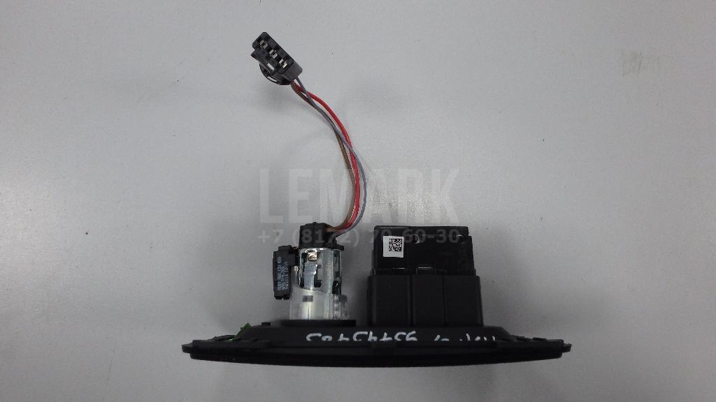 Накладка (кузов внутри) для  BMW 3-serie F30/F31/F80 2011-2020