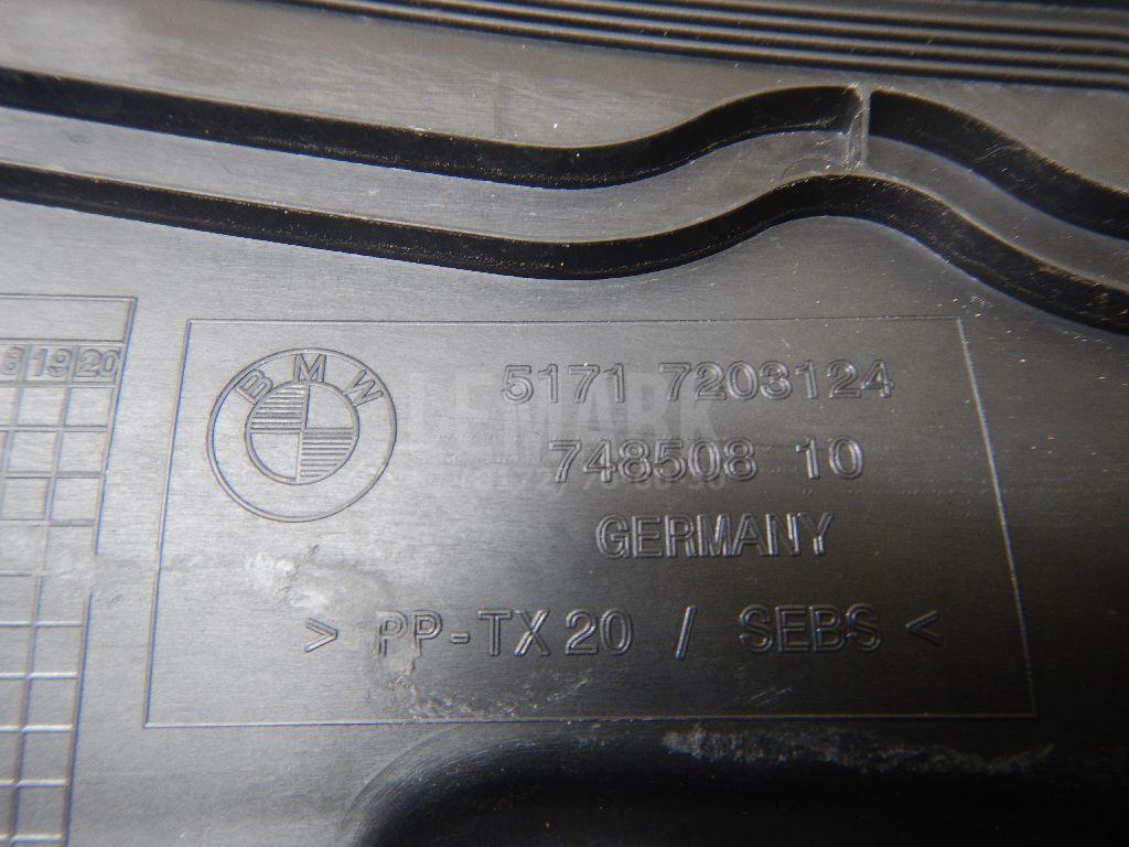 Решетка стеклооч. (планка под лобовое стекло) для  Audi 100 [C4] 1991-1994
