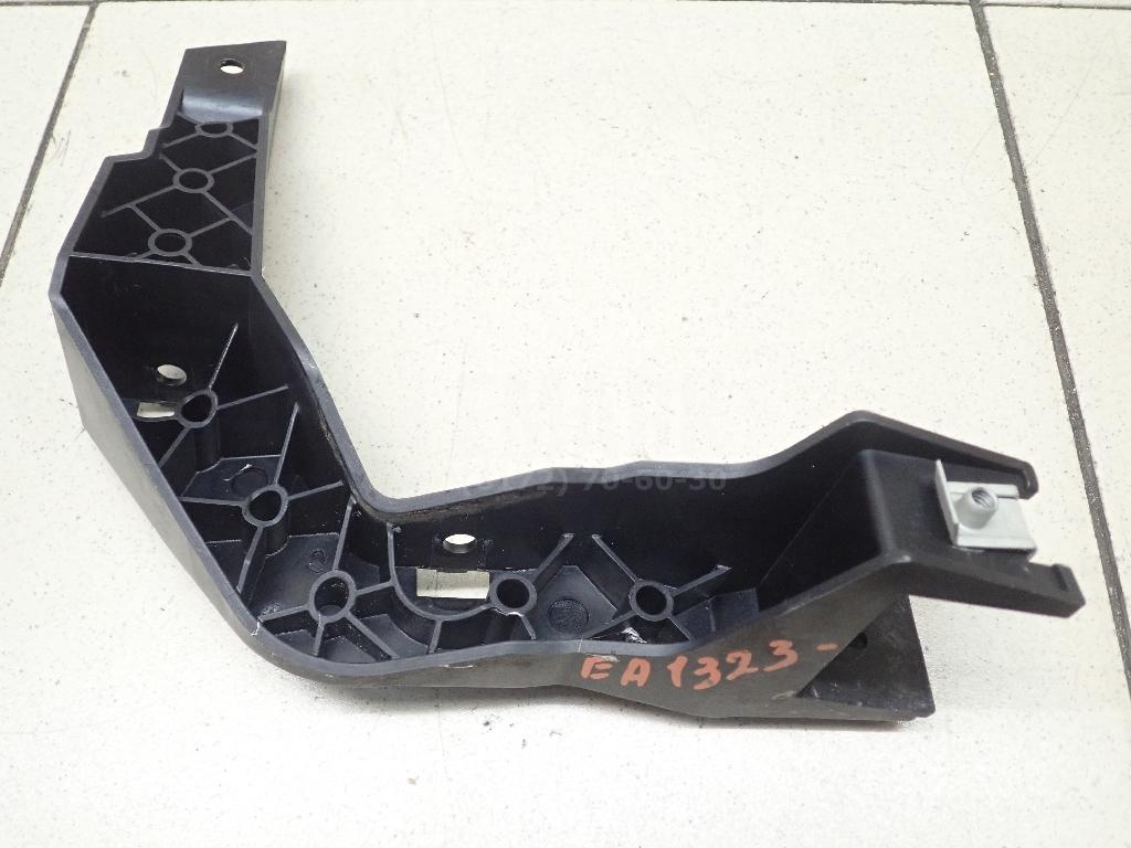 Кронштейн фар правый для  BMW 1-serie E82/E88 2007-2013
