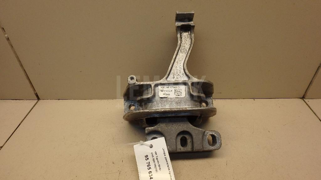 Опора двигателя правая 3Q0199262M VAG