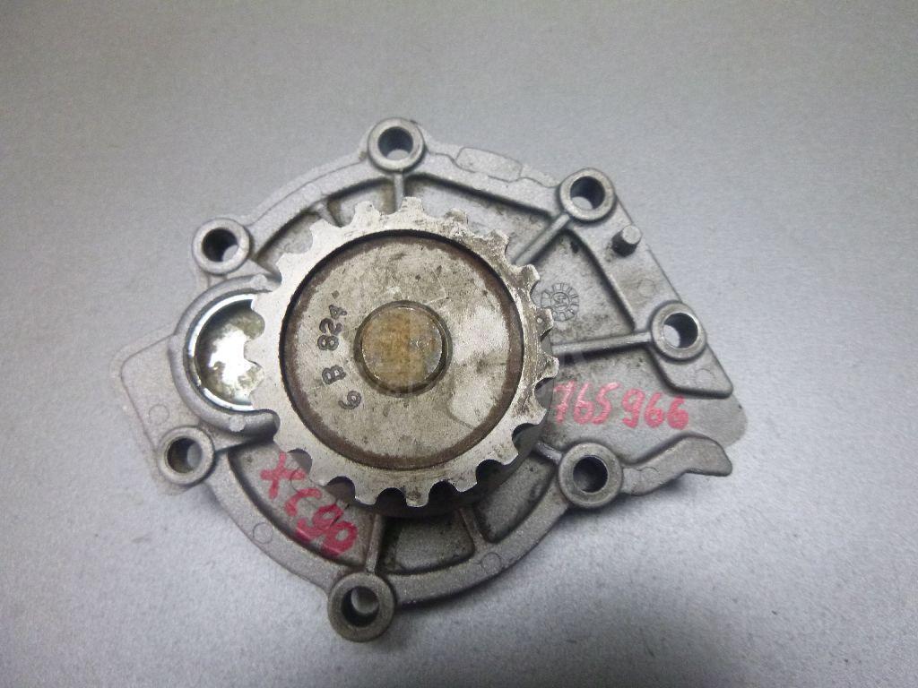Насос водяной (помпа) 8694630 Volvo