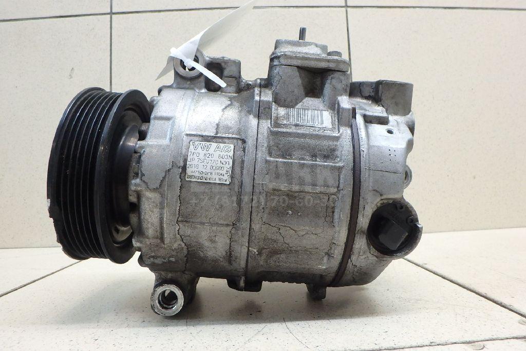 Компрессор кондиционера 95812601301 VAG