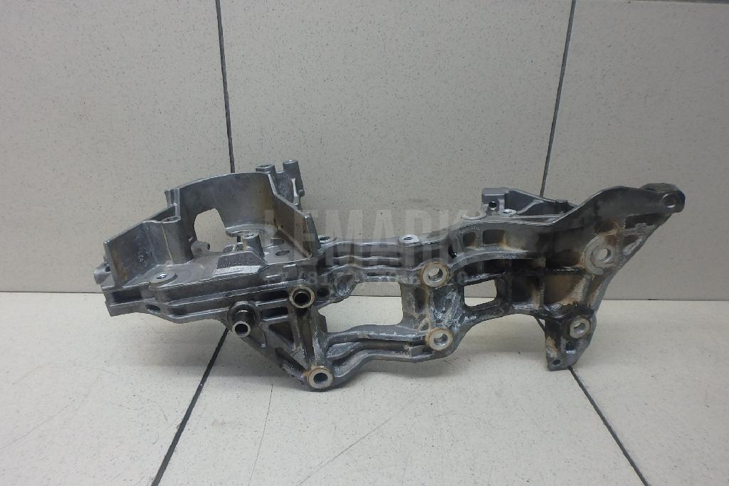 Кронштейн генератора 05L903141 VAG