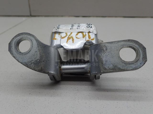 Петля двери задней правой нижняя 6877052031 Toyota