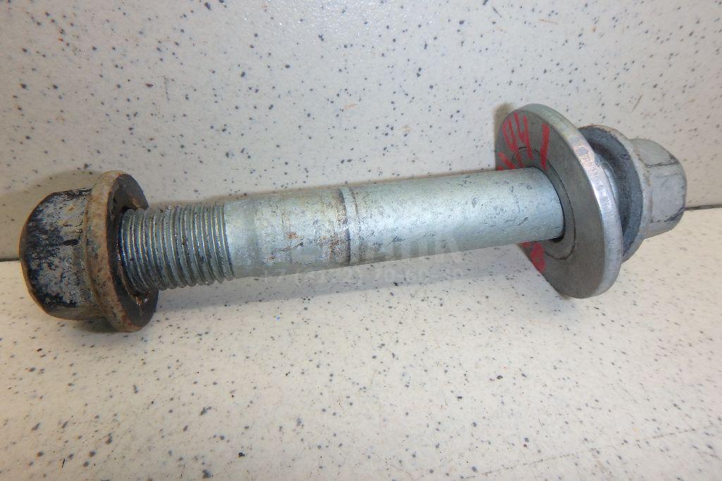 Болт переднего рычага 626172B000 Hyundai-Kia