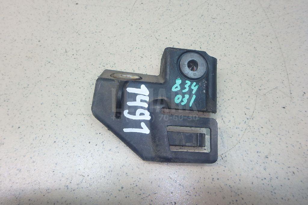 Кронштейн фар правый 3AA805300 VAG
