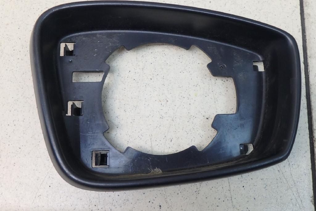 Рамка зеркала правого 5C6857602 VAG
