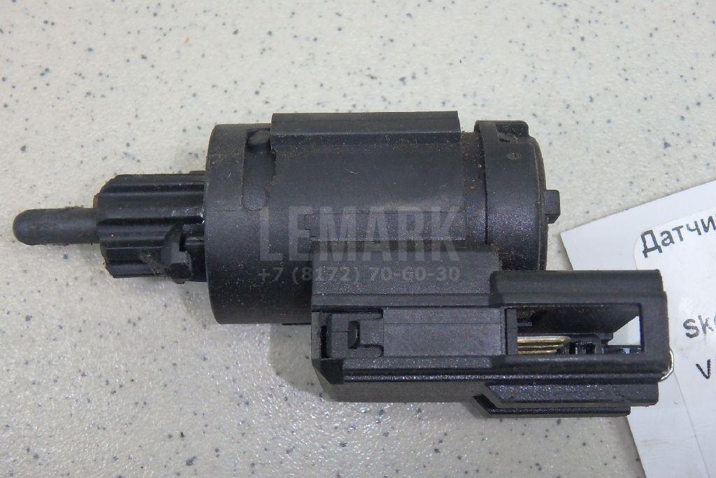 Датчик включения стопсигнала 3B0945511A VAG
