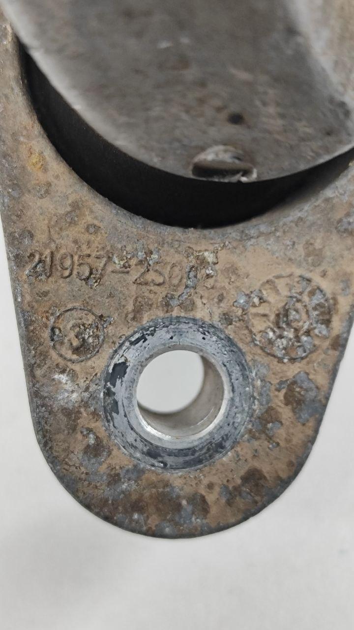 Опора двигателя задняя 219502S000 Hyundai-Kia