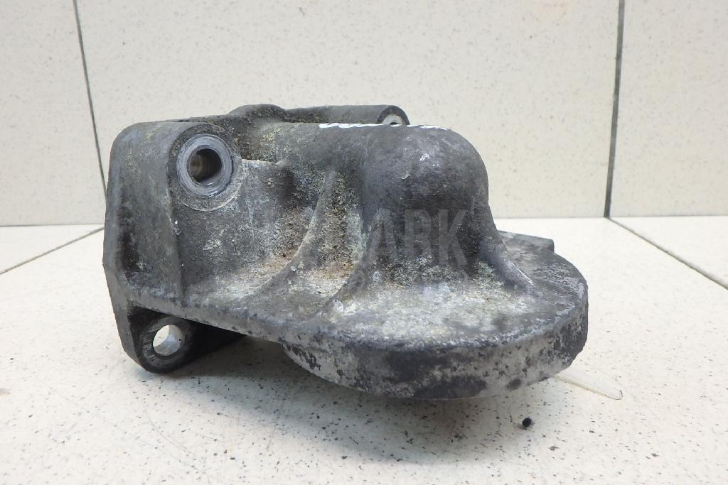 Кронштейн масляного фильтра 211212G000 Hyundai-Kia