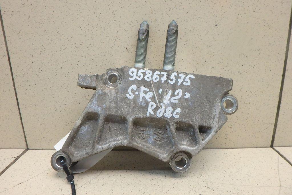 Кронштейн опоры двигателя 216702F000 Hyundai-Kia