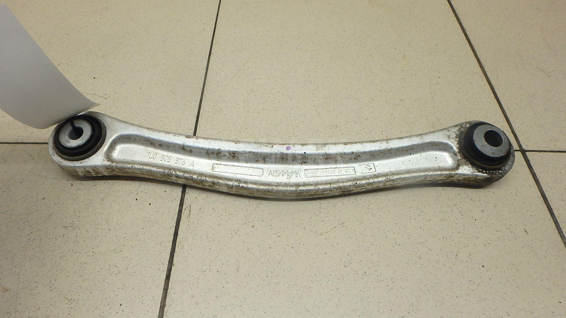Рычаг задний верхний левый 95533104900 VAG