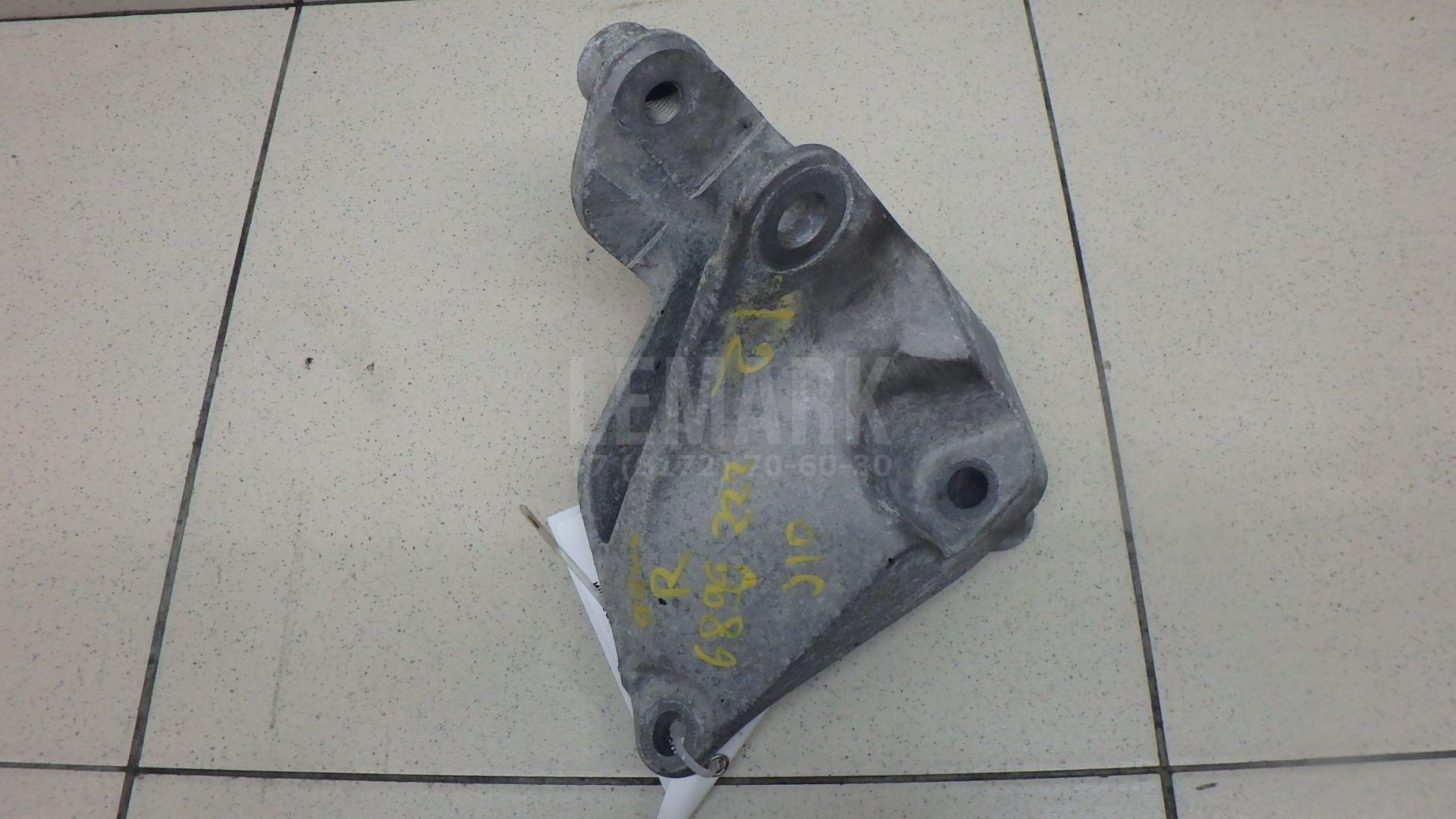 Кронштейн двигателя правый 11332JD500 Nissan