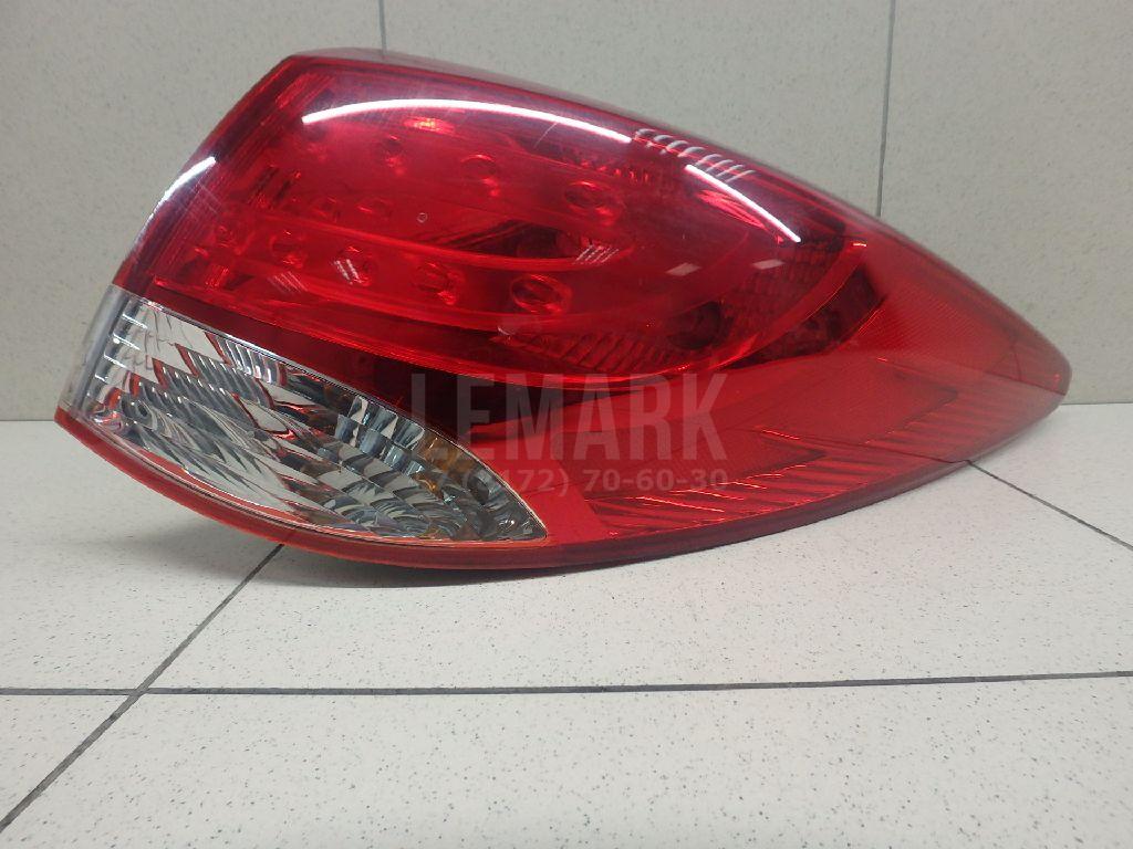 Фонарь задний наружный правый 924022Y000 Hyundai-Kia
