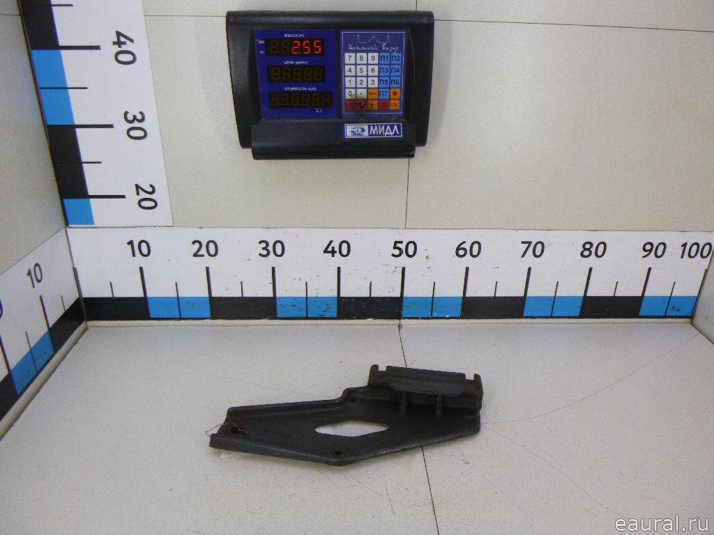 Кронштейн переднего бампера правый