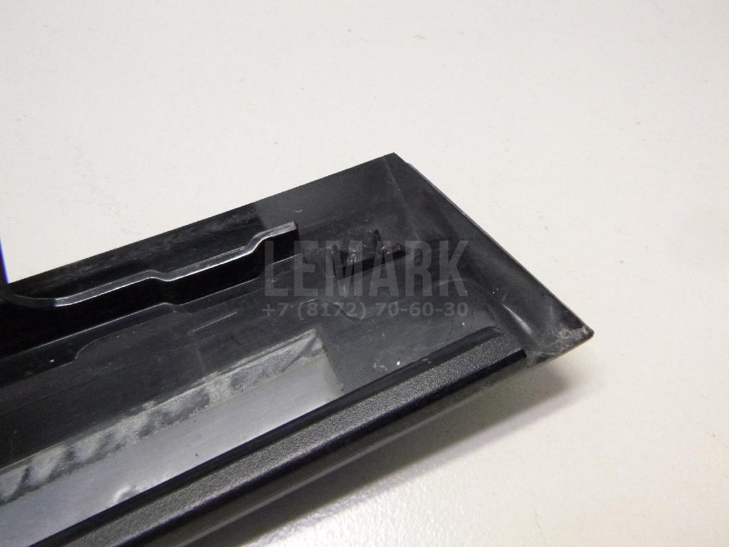 Накладка двери передней правой для  BMW X1 E84 2009-2015