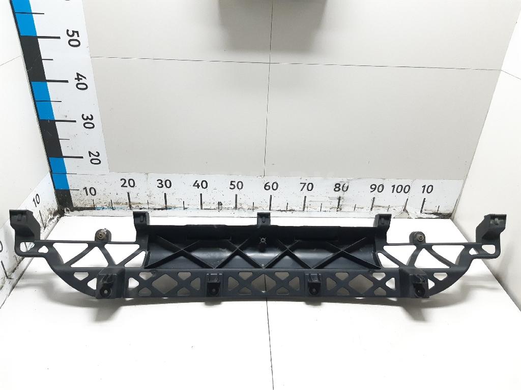 Направляющая заднего бампера для  BMW 4-serie F32/F33/F82 2012-2020