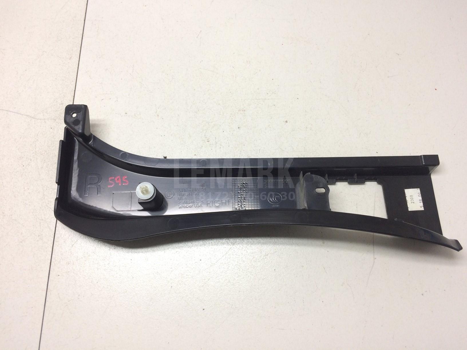 Обшивка стойки для  BMW 1-serie E82/E88 2007-2013