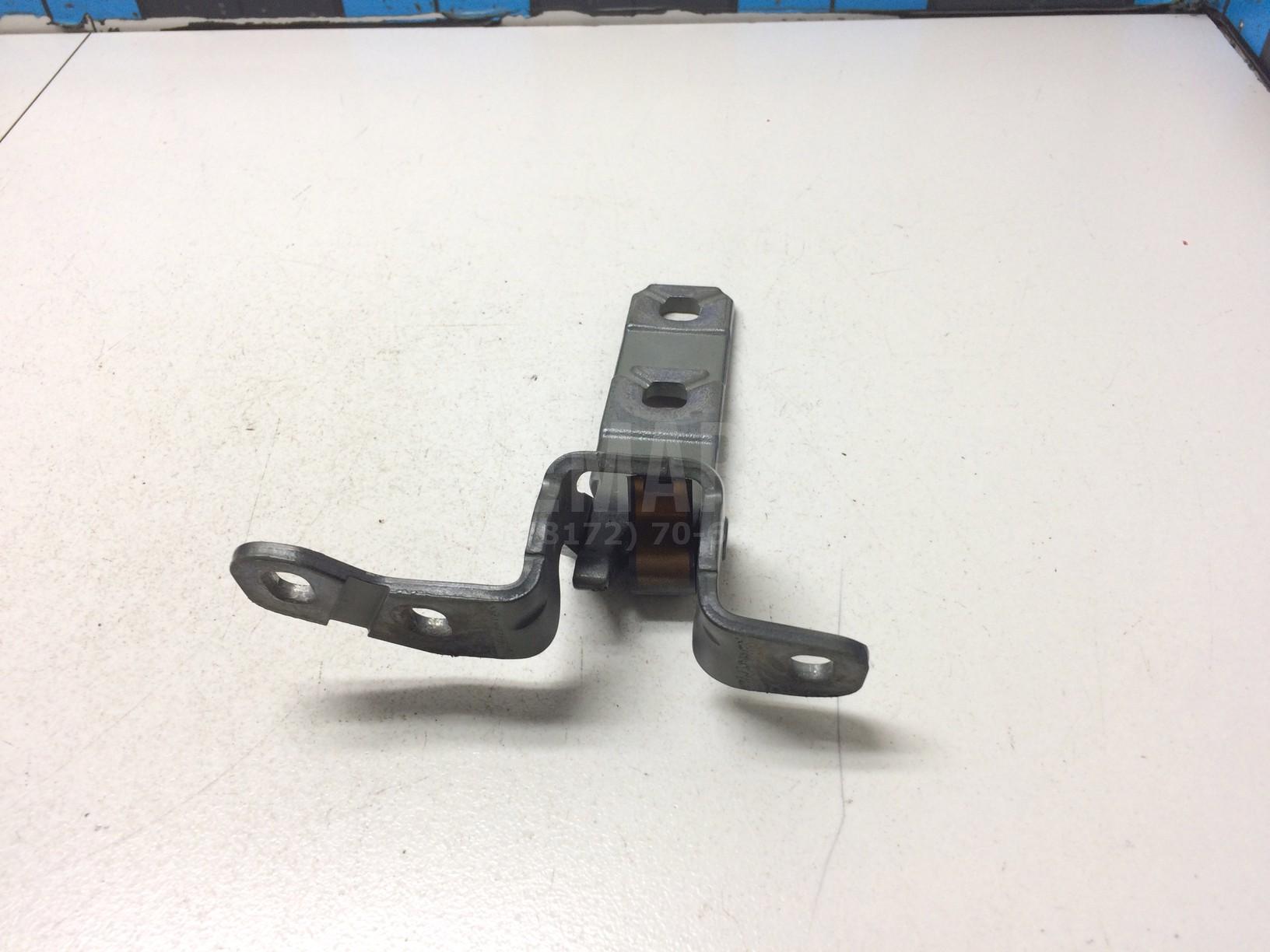 Петля двери багажника верхняя для  BMW 1-serie E82/E88 2007-2013