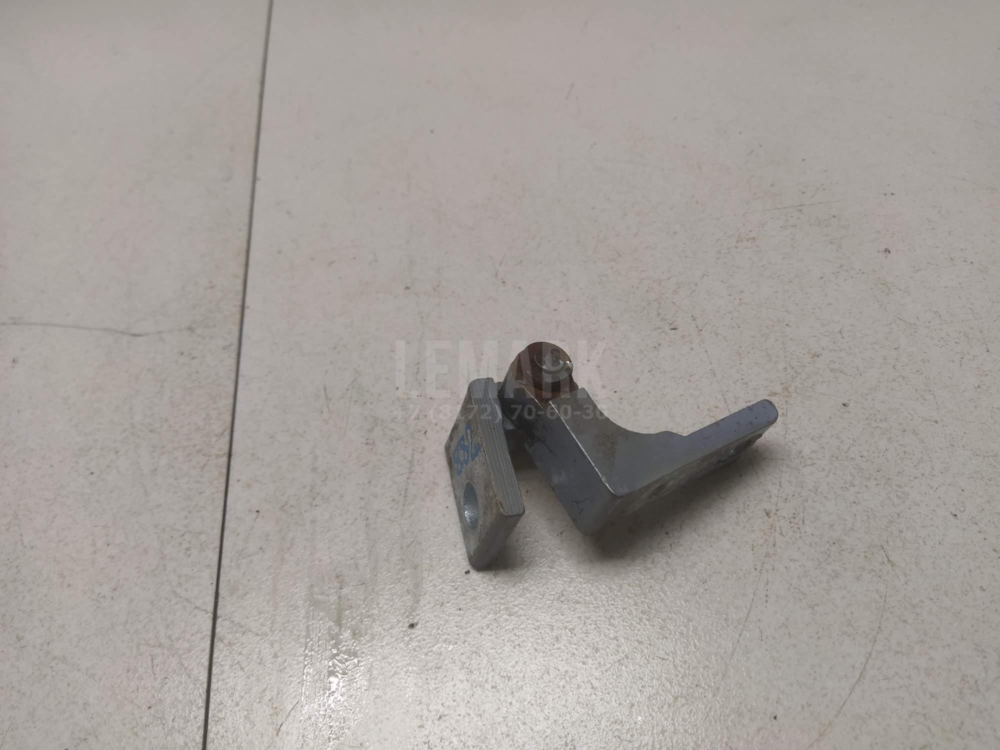 Петля двери для  BMW X1 E84 2009-2015