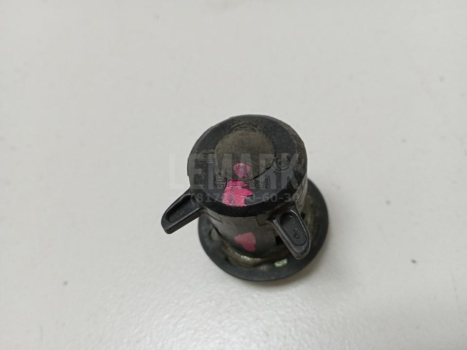 Вставка замка двери прав. для  Ford Fiesta 2001-2008