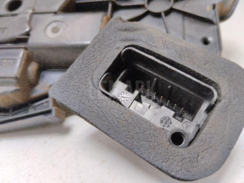 Замок двери передней левой для  Audi V8 1988-1994