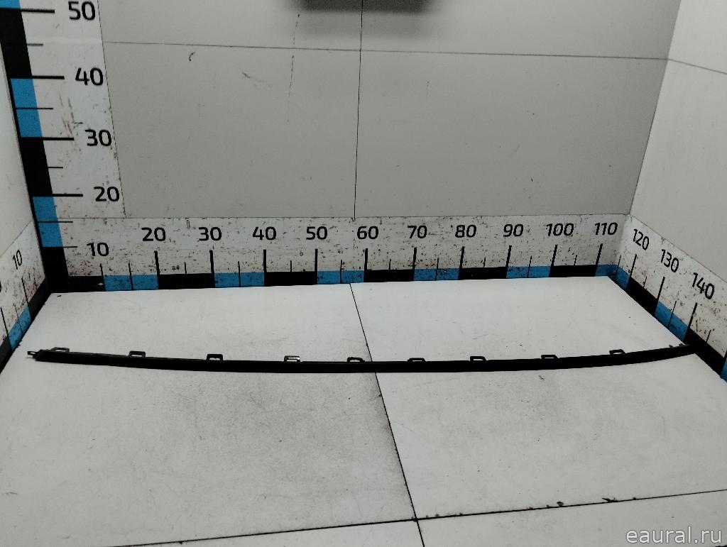 Молдинг заднего бампера центральный