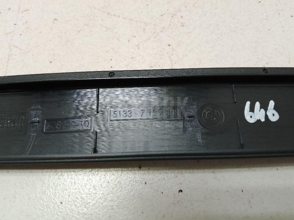 Накладка стекла заднего правого для  BMW 1-serie E82/E88 2007-2013