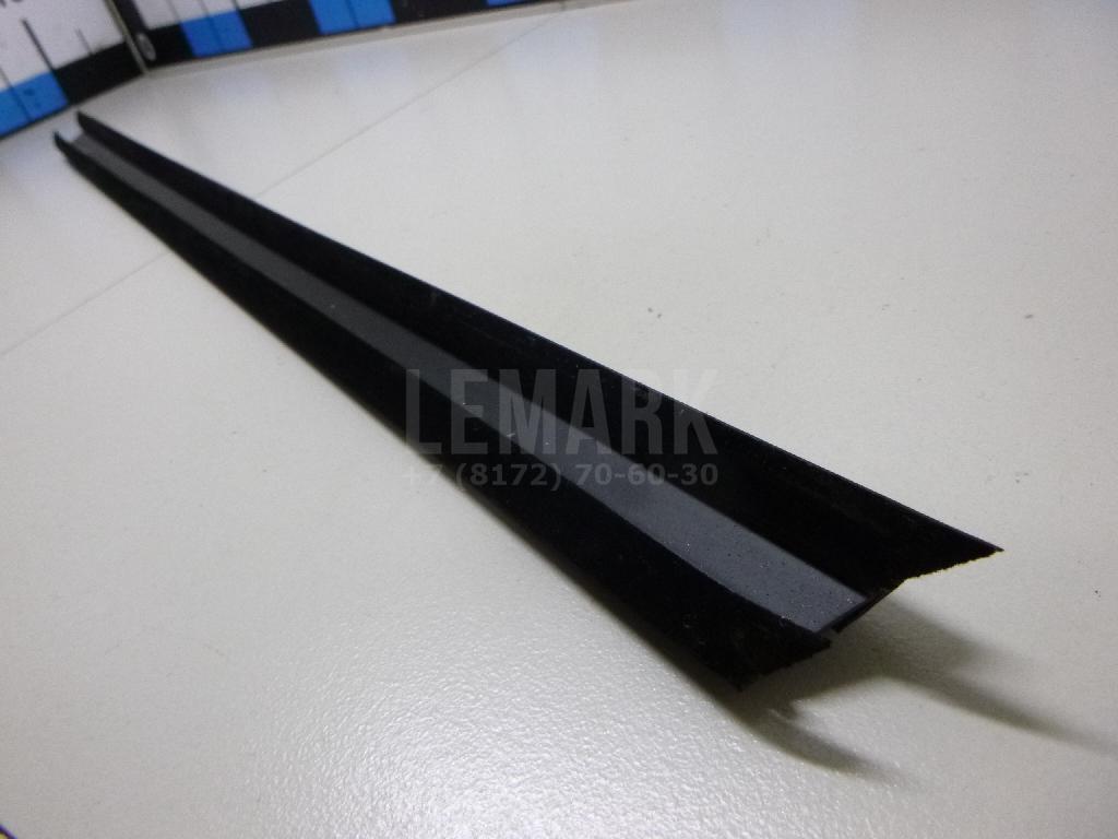 Накладка стекла переднего левого для  BMW 1-serie F20/F21 2011-2019