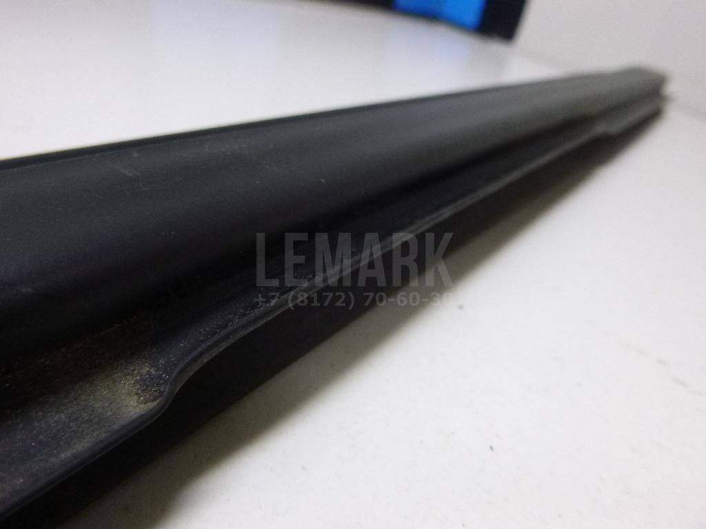 Накладка стекла переднего левого для  BMW 1-serie F20/F21 2011-2019