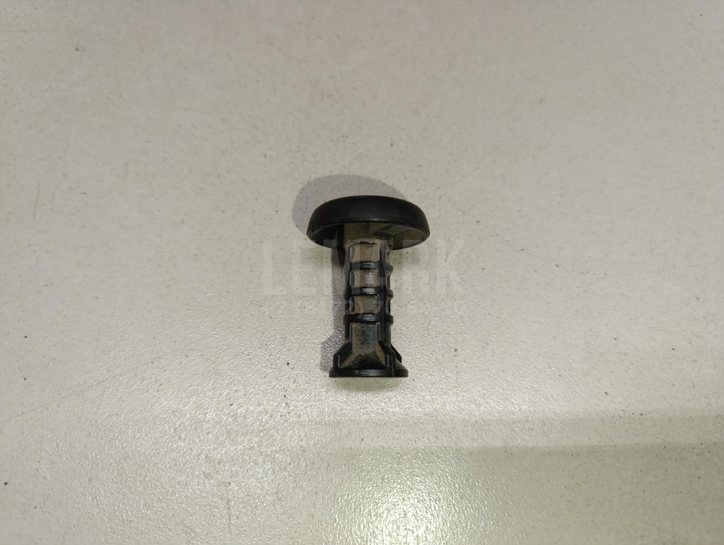 Крепеж WHT002649 VAG