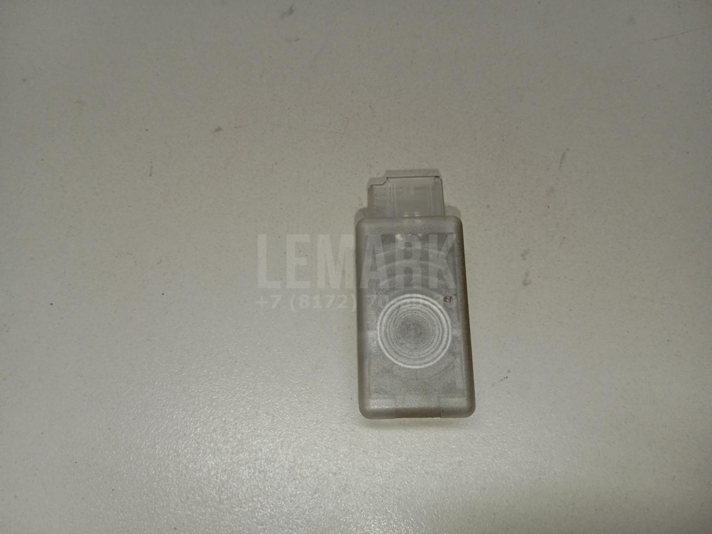 Плафон салонный 13503059 GM