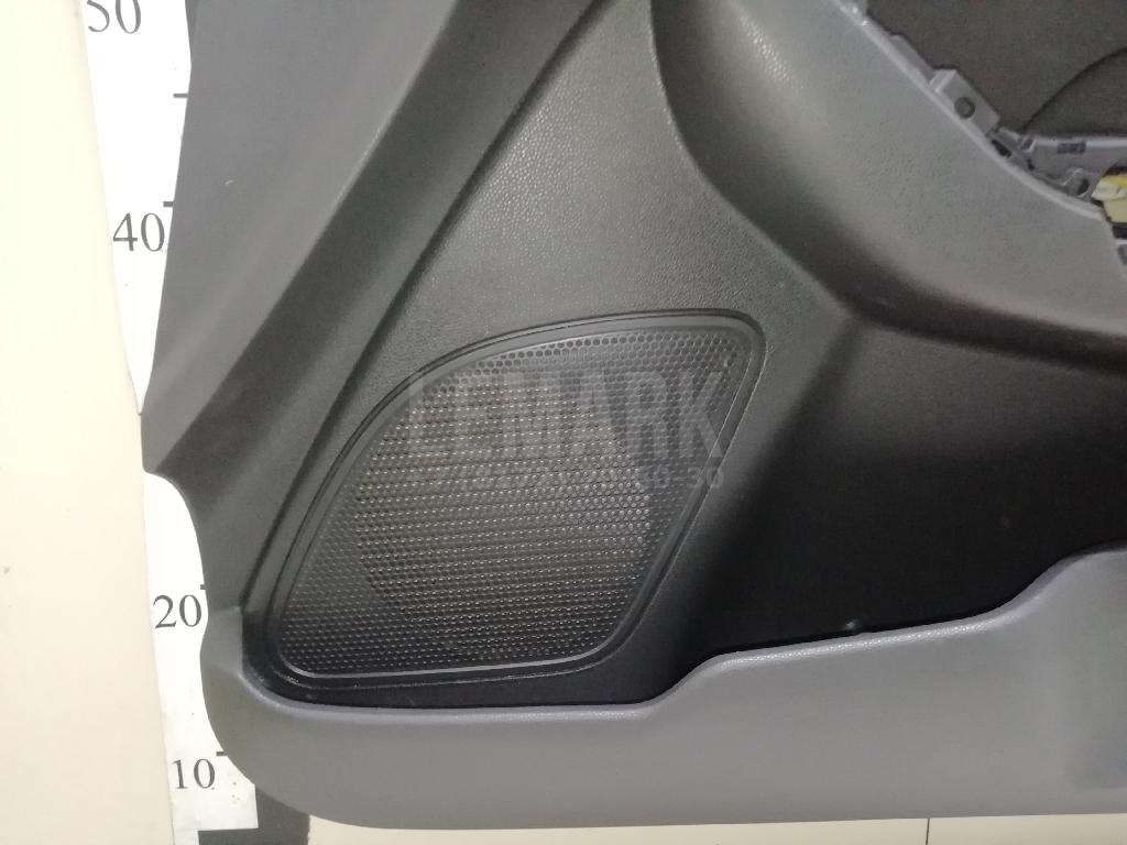 Обшивка двери передней правой для  Ford Escape EUR 2007-2009