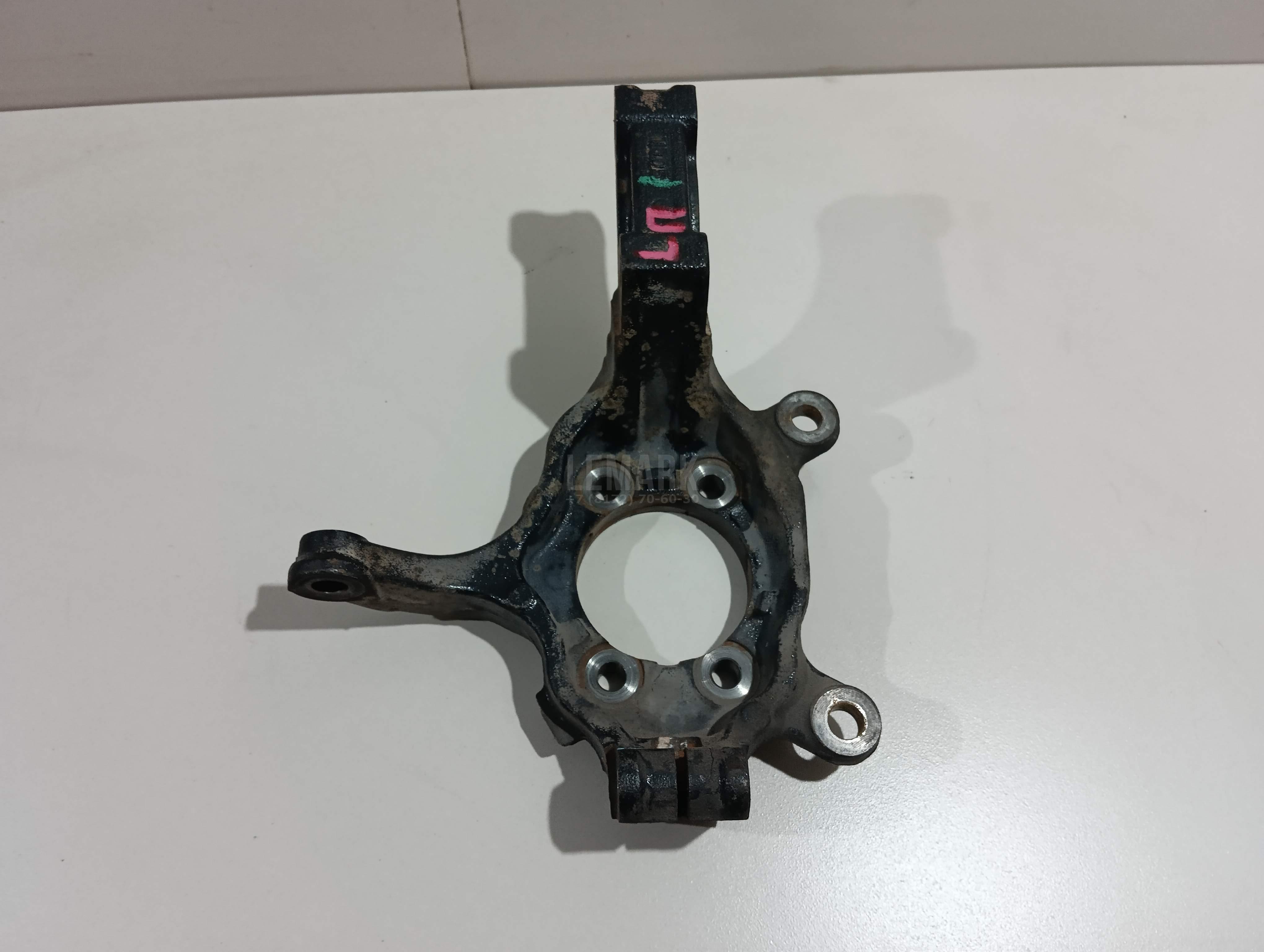Кулак поворотный передний левый 40015JY00A Renault