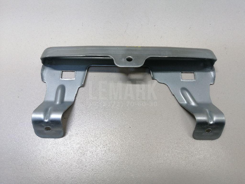 Кронштейн ручки 5L6858687E VAG