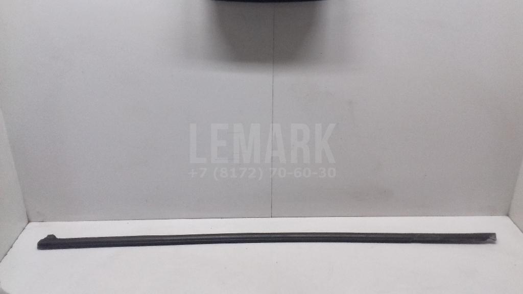 Накладка стекла переднего левого 5JA837477A VAG