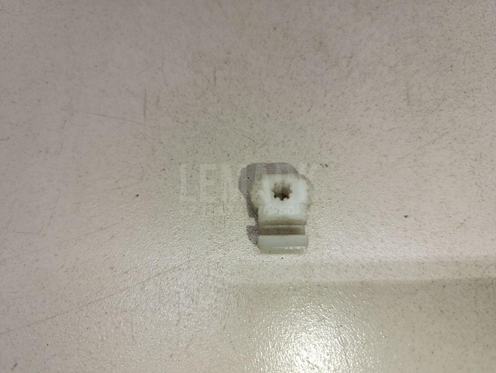 Зажим 321971898A VAG