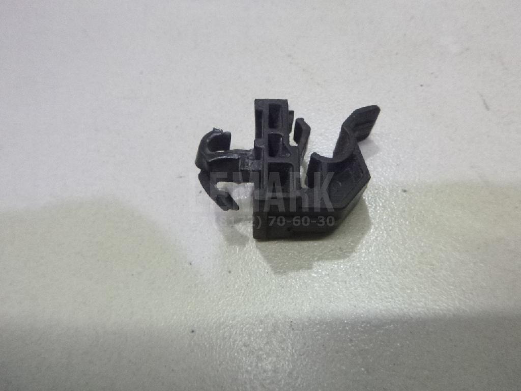 Крепеж крючка капота 811742L000 Hyundai-Kia
