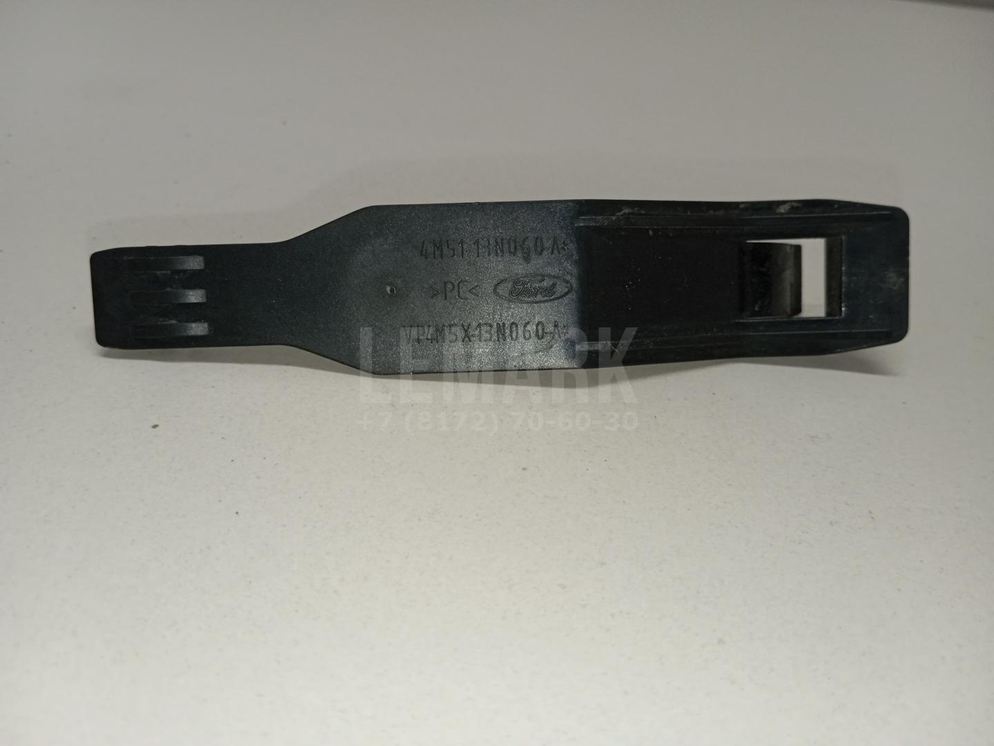 Кронштейн крепления фары 1324270 Ford