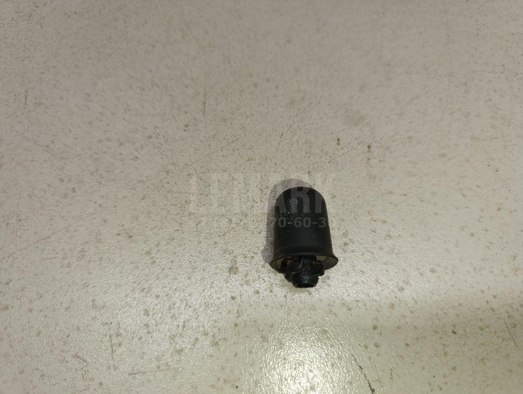 Отбойник капота 1712898 Ford