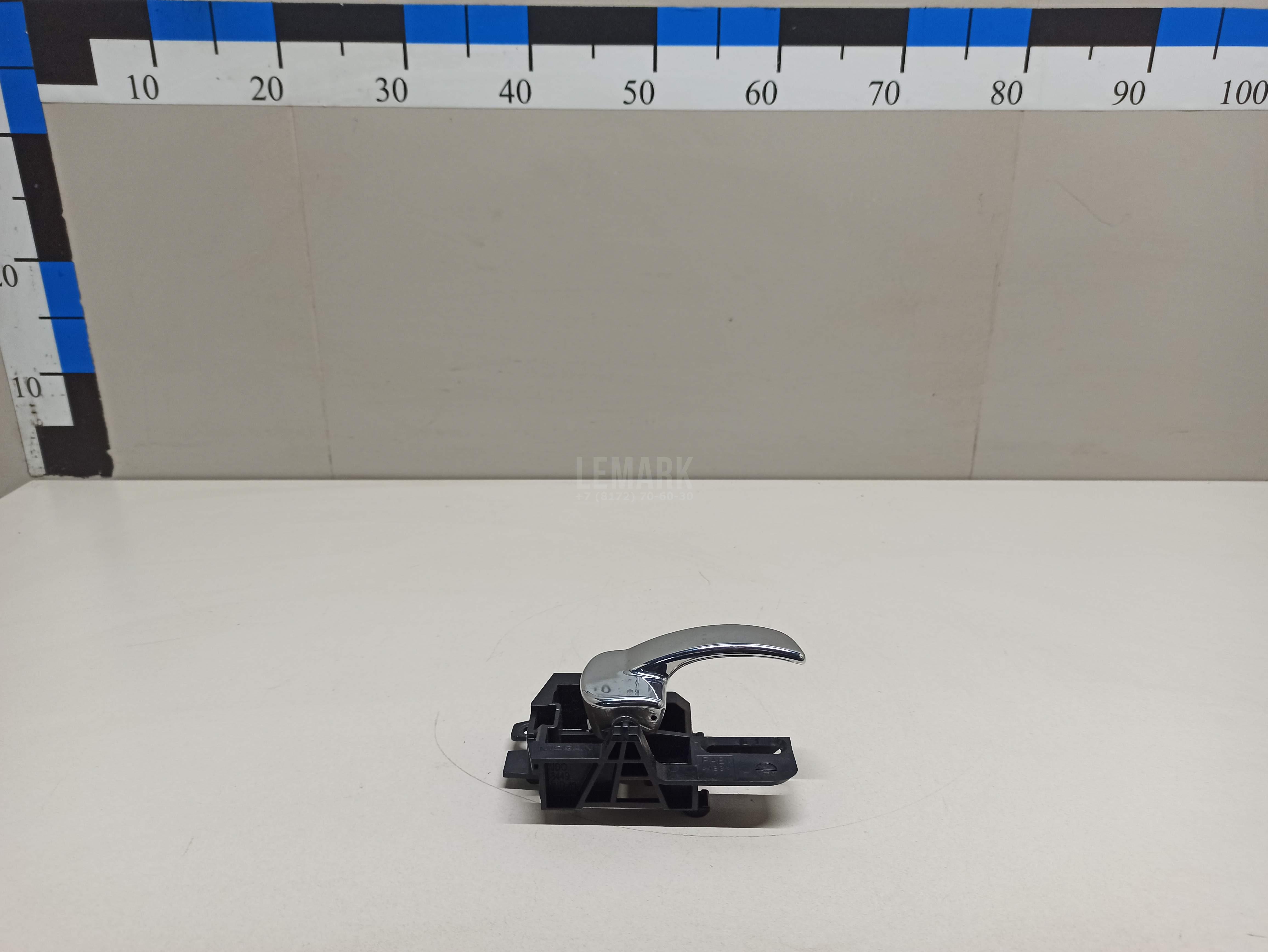 Ручка двери внутренняя правая 80670JD00E Nissan