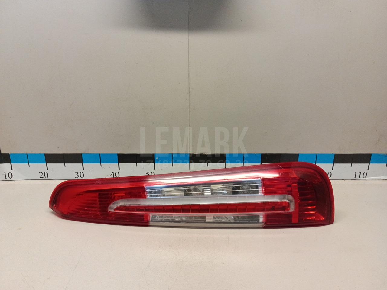 Фонарь задний правый 1543051 Ford
