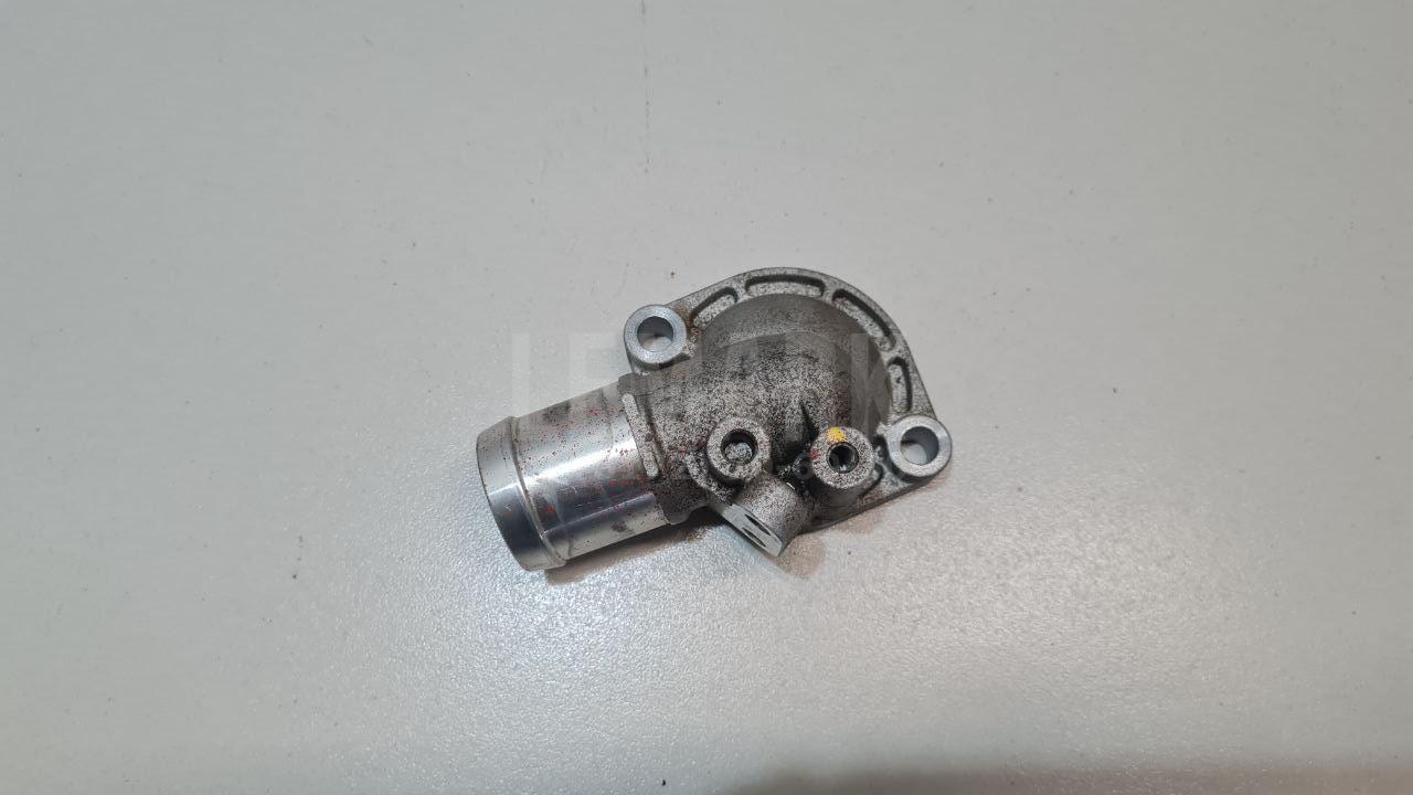 Корпус термостата 256112A010 Hyundai-Kia