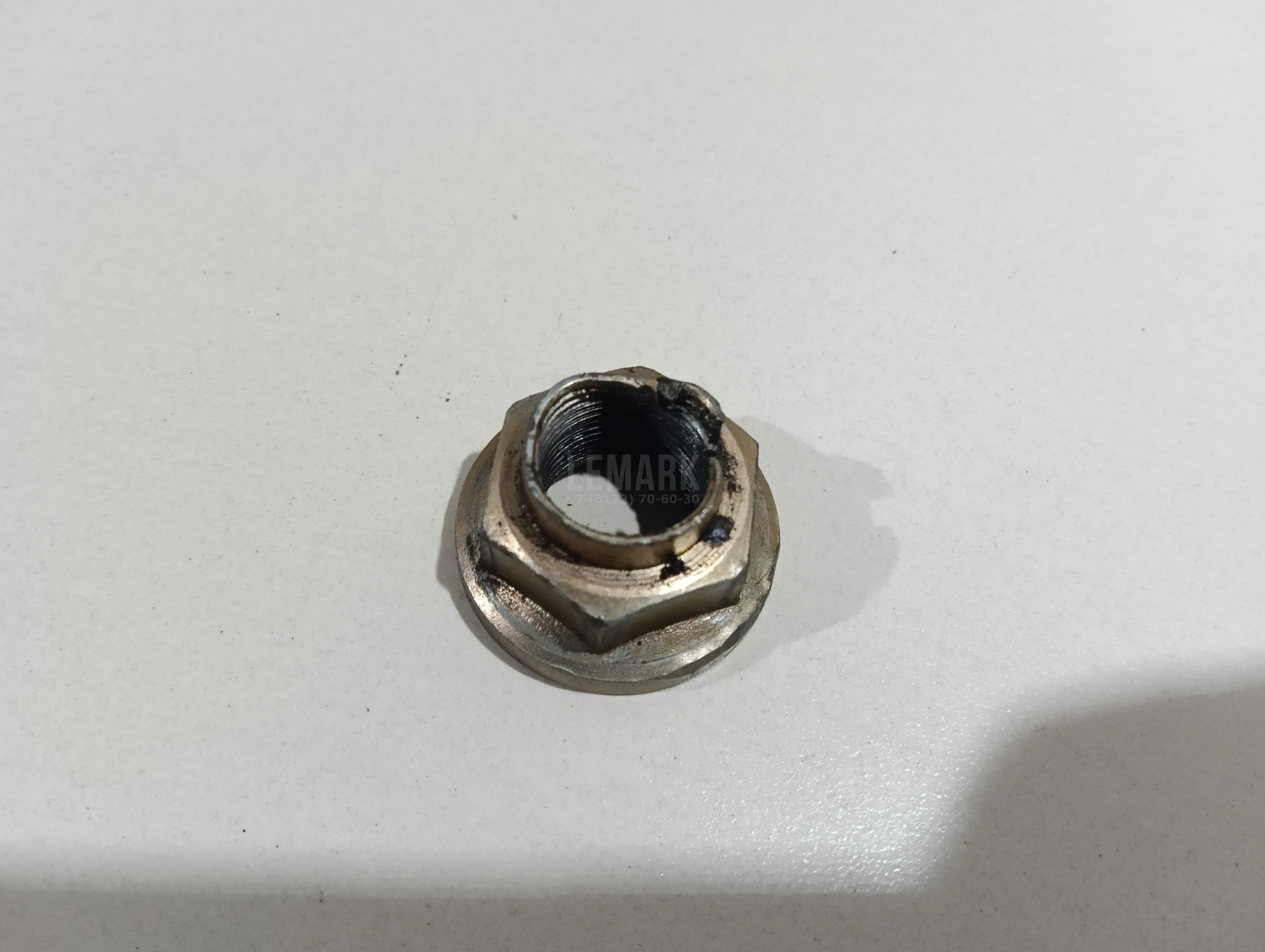 Гайка передней ступицы 5274537000 Hyundai-Kia