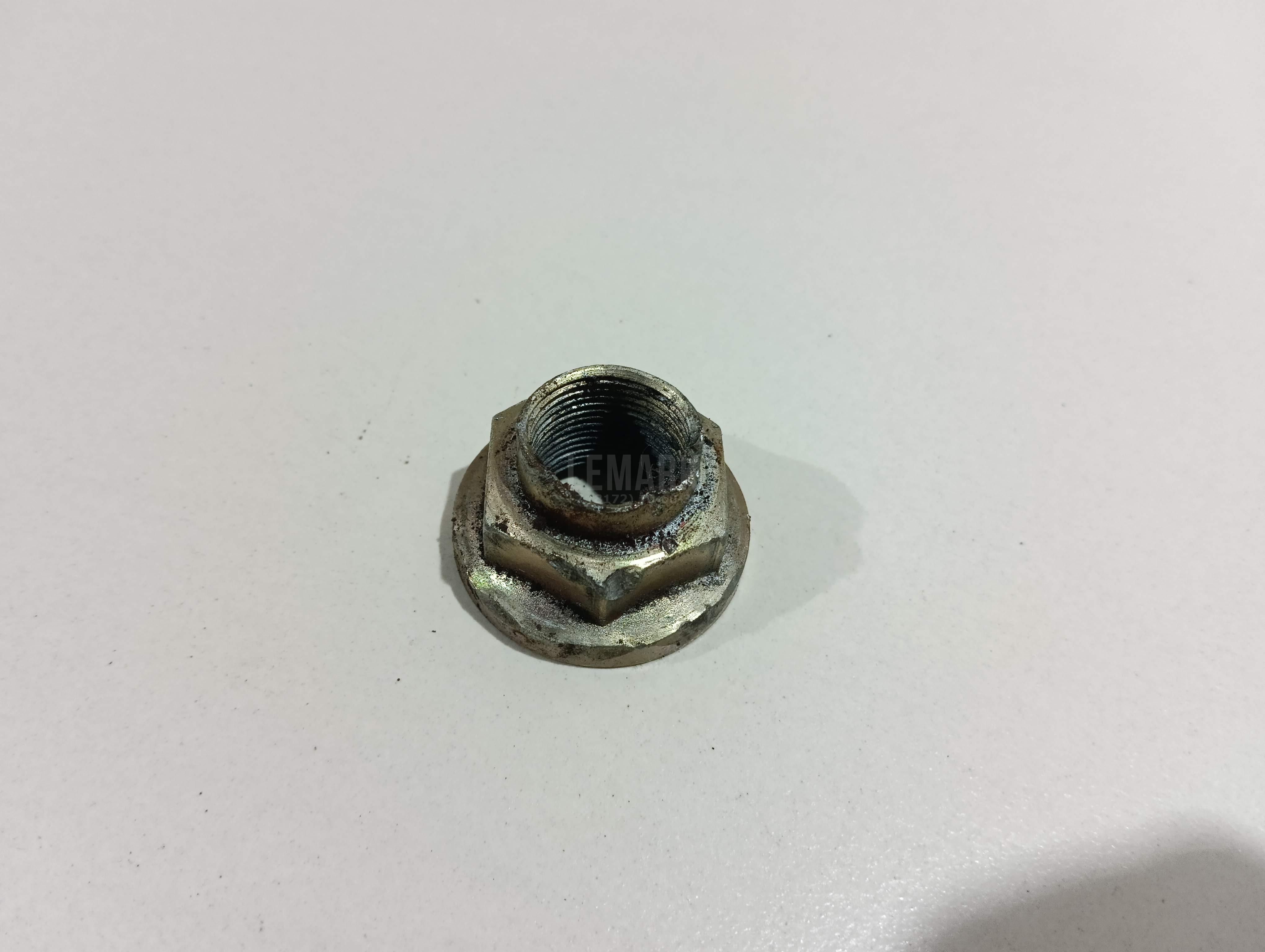 Гайка передней ступицы 5274537000 Hyundai-Kia