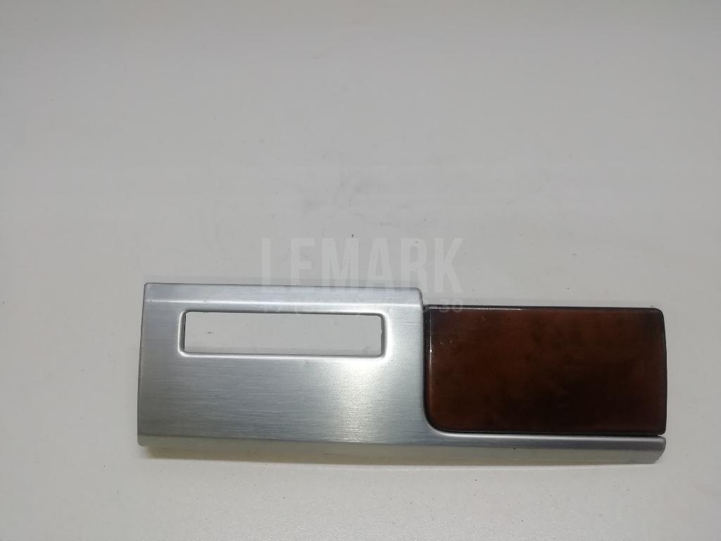 Накладка декоративная 7L6857239H7U7 VAG