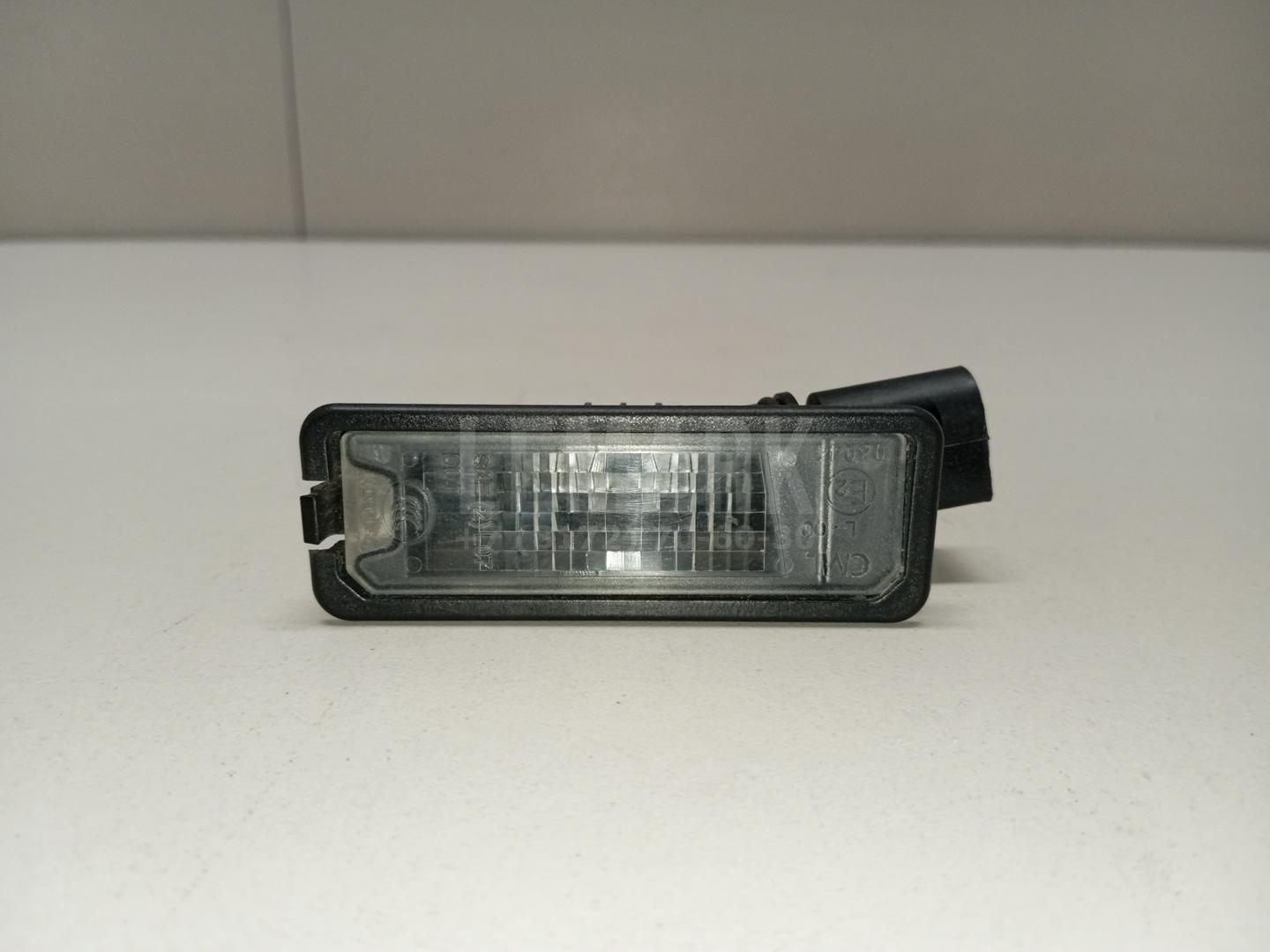 Фонарь подсветки номера 1K8943021 VAG